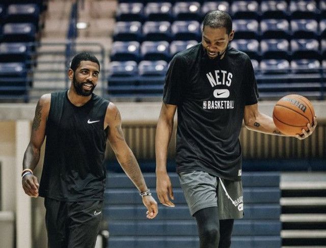 东契奇未完的复仇：三双缔造纪录，独行侠总经理沦为背景板