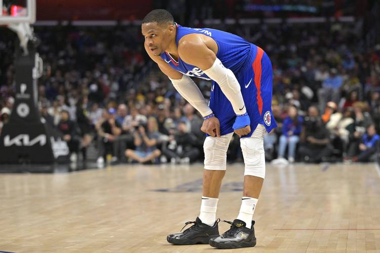 勇士主场111-124负于老鹰，暴露1喜3忧多重隐患