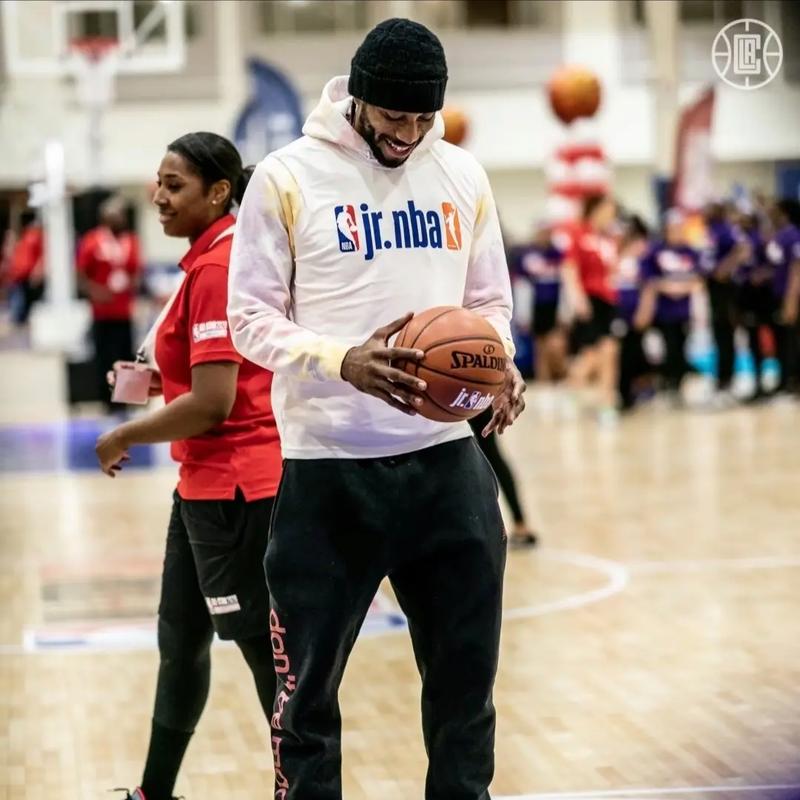 2021 自由市场：薛泽在自由市场以年均 4333 万美元加盟大都会，刷新平均年薪纪录