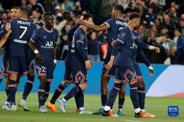 [中超]河南队连续进攻 钟义浩乱战中进球