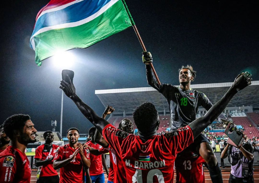 第34分钟，利兹联队击中门柱，卡尔弗特-勒温头球攻门。 来源：utdreport